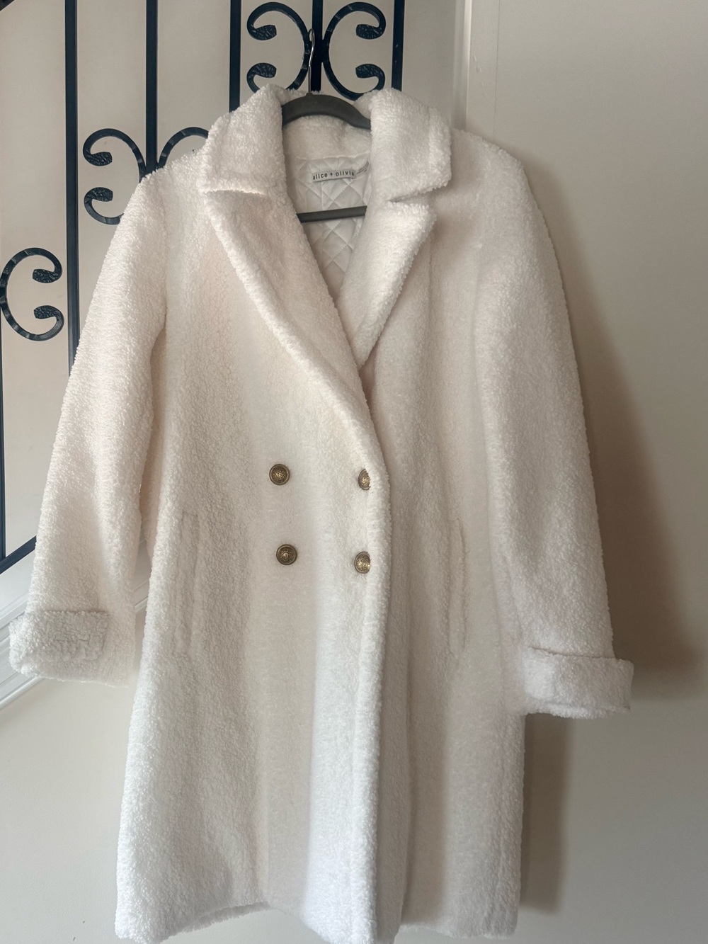 Alice + Olivia NWOT Townes Teddy Peacoat Off White M